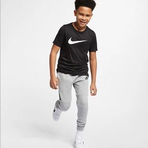 Nike Dry Fit Swoosh Boys Large Short Sleeve